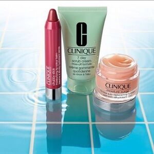CLINIQUE NEW in box post-sun perfection beauty kit 🎉🎉Host Pick🎉🎉 X2